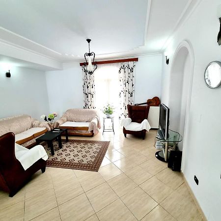 Luckyshine Hostel Vlorë Εξωτερικό φωτογραφία