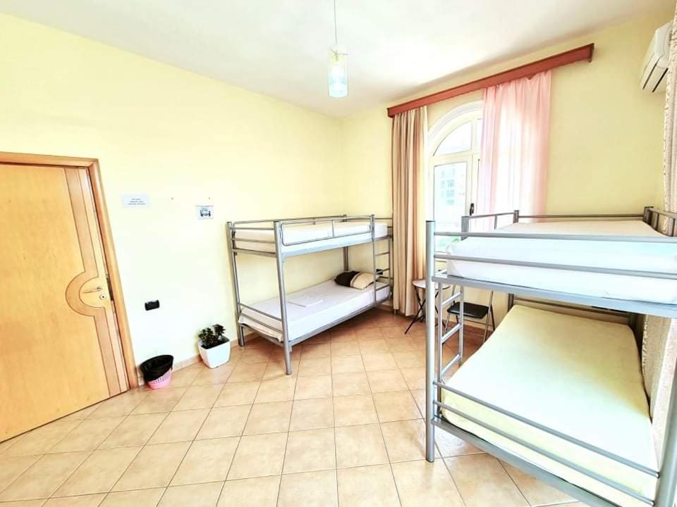 Luckyshine Hostel Vlorë Εξωτερικό φωτογραφία
